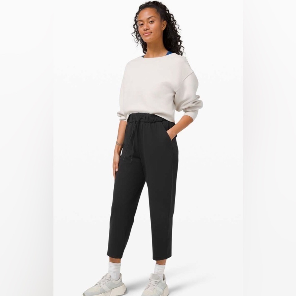 LULULEMON KEEP MOVING CROP HIGH RISE 23” INSEAM BLACK SIZE 4 LIKE NEW